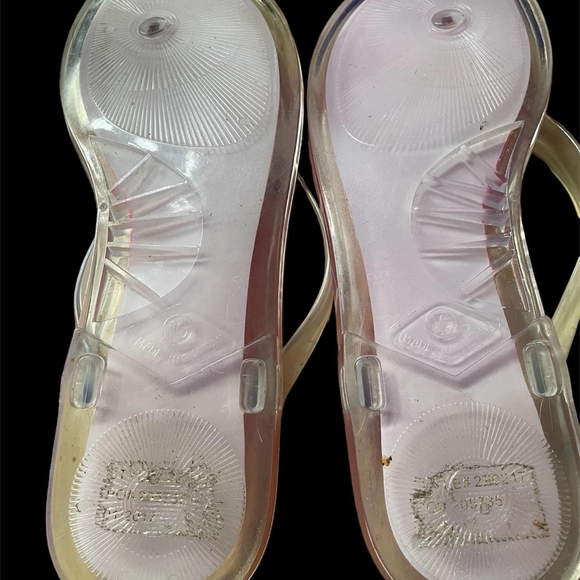 Vineyard vines - Picture 3 of 4